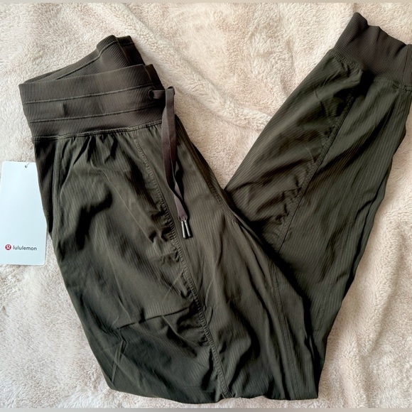 NWT Lululemon Dance Studio Jogger Dark Olive Size 6 - Picture 9 of 11